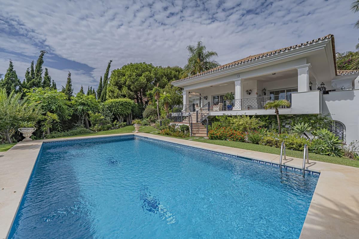 Detached Villa for sale in El Paraiso