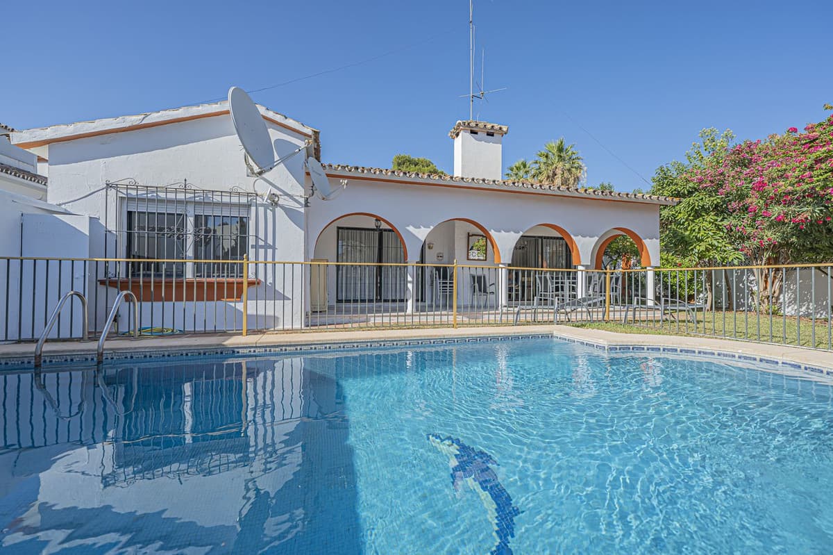 Detached Villa for sale in Nueva Andalucía