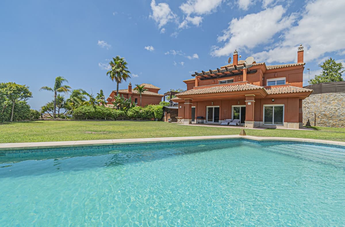 Detached Villa for sale in Santa Clara